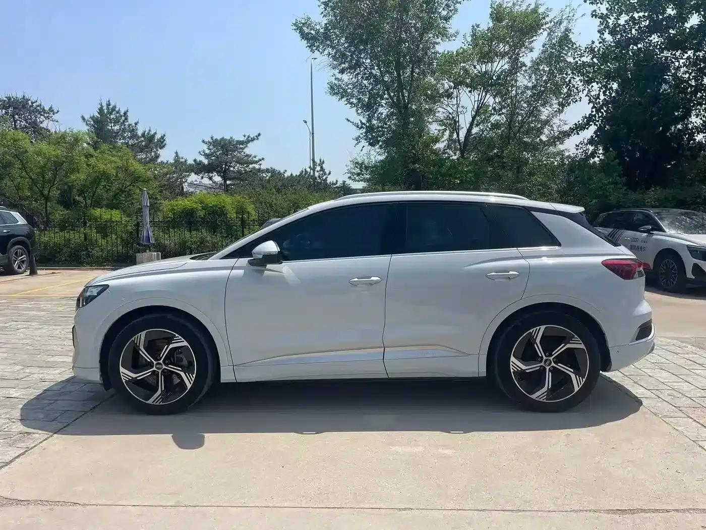 Audi Q4 e-tron 2023 Model 40 e-tron Trailblazer — миниатюра 8