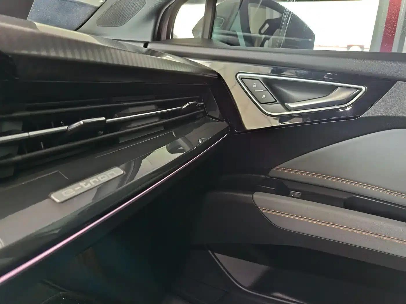 Audi Q4 e-tron 2023 Model 40 e-tron Trailblazer — миниатюра 10
