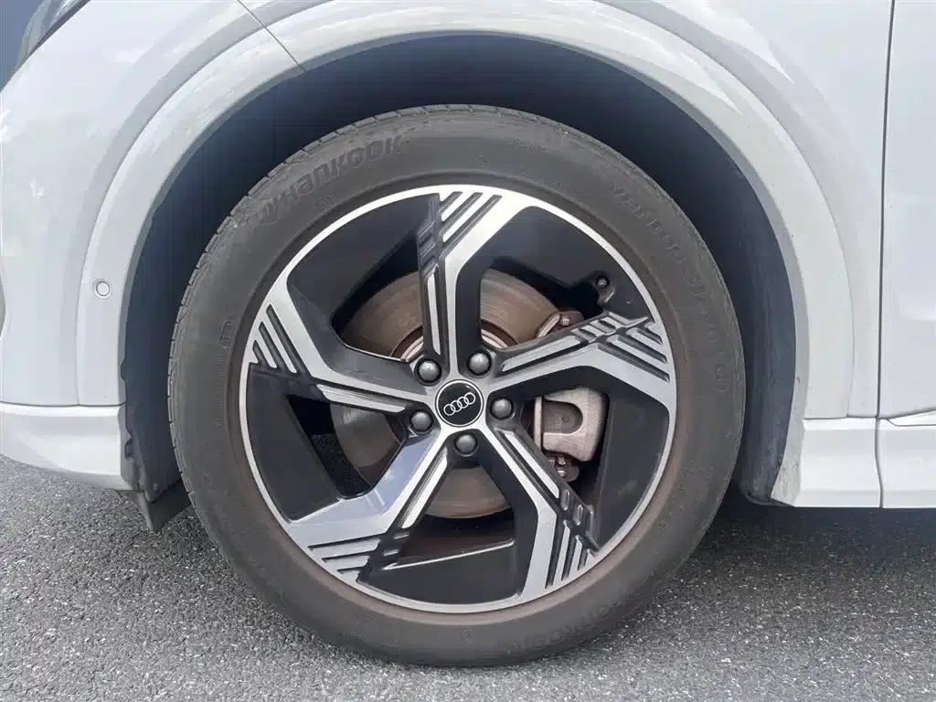 Audi Q4 e-tron 2023 Model 40 e-tron Trailblazer — миниатюра 15