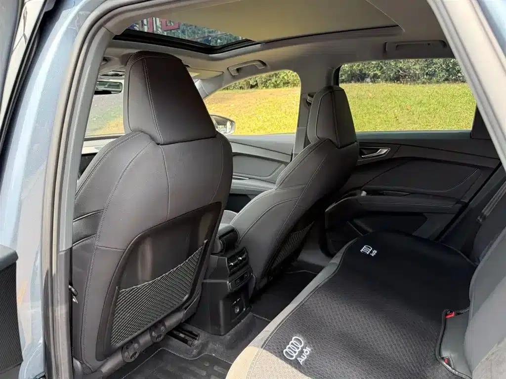 Audi Q4 e-tron 2022 Model 40 e-tron Trailblazer — миниатюра 9