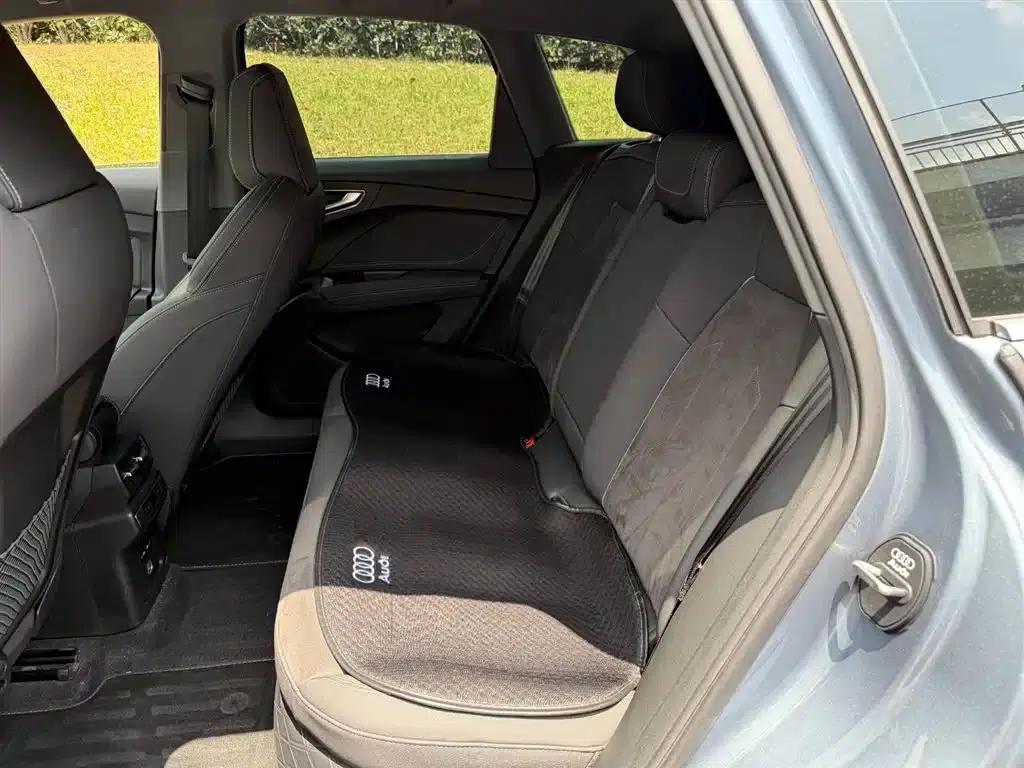 Audi Q4 e-tron 2022 Model 40 e-tron Trailblazer — миниатюра 10