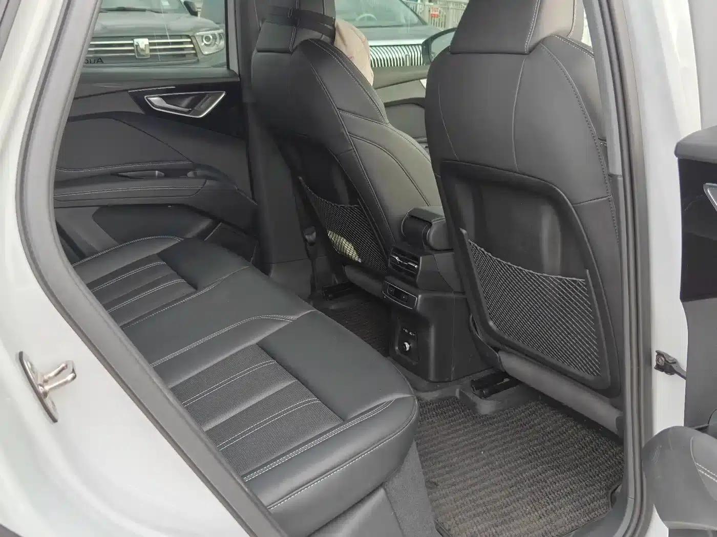 Audi Q4 e-tron 2023 Model 40 e-tron Trailblazer — миниатюра 11
