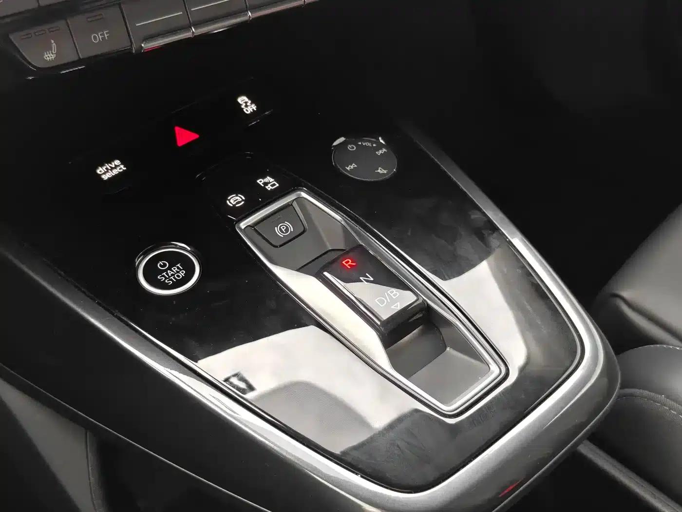 Audi Q4 e-tron 2023 Model 40 e-tron Trailblazer — миниатюра 15