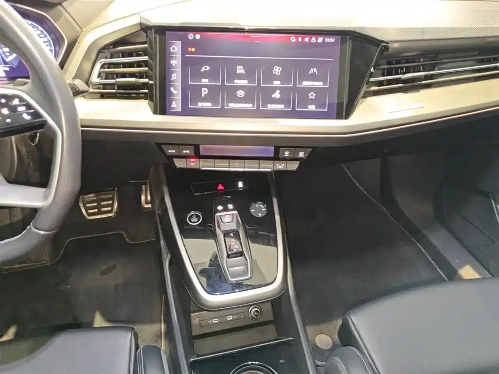 Audi Q4 e-tron 2024 Model 40 e-tron Adventure Edition — миниатюра 12