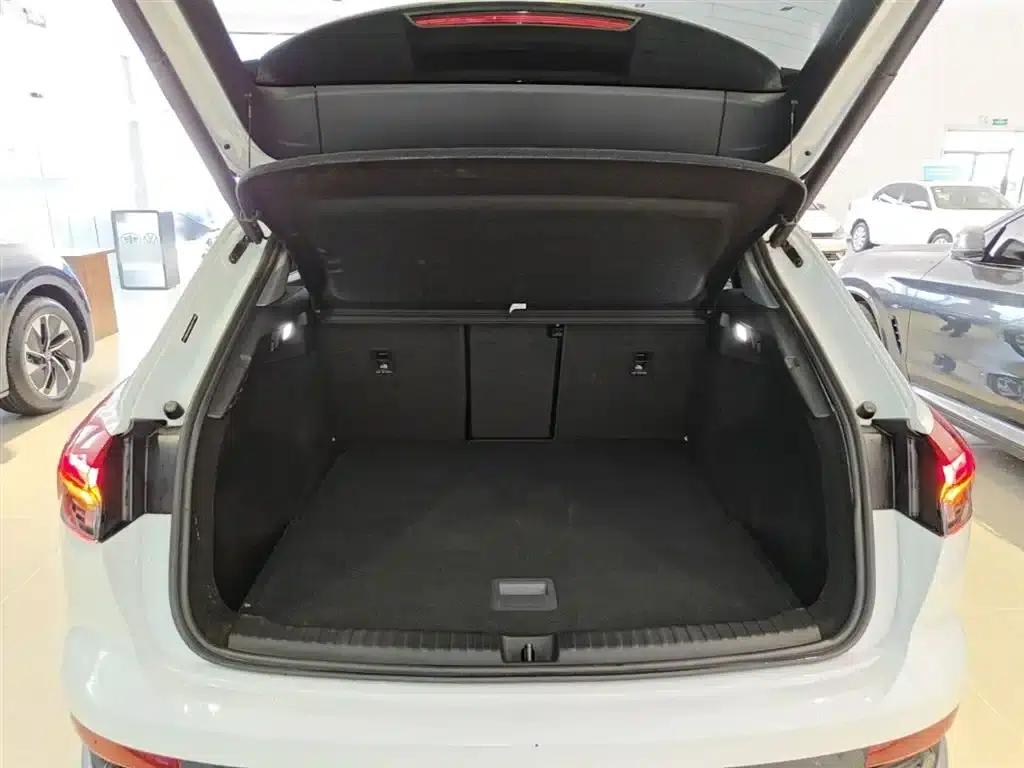 Audi Q4 e-tron 2024 Model 40 e-tron Adventure Edition — миниатюра 18