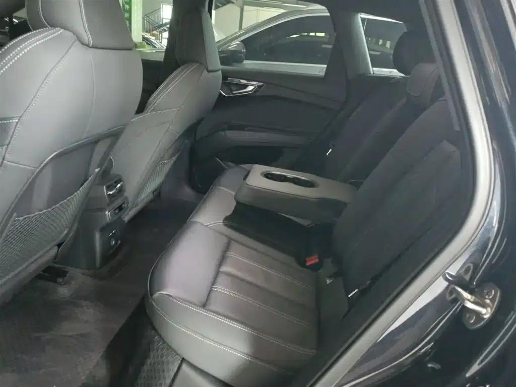 Audi Q4 e-tron 2022 40 e-tron Adventure Edition — миниатюра 13