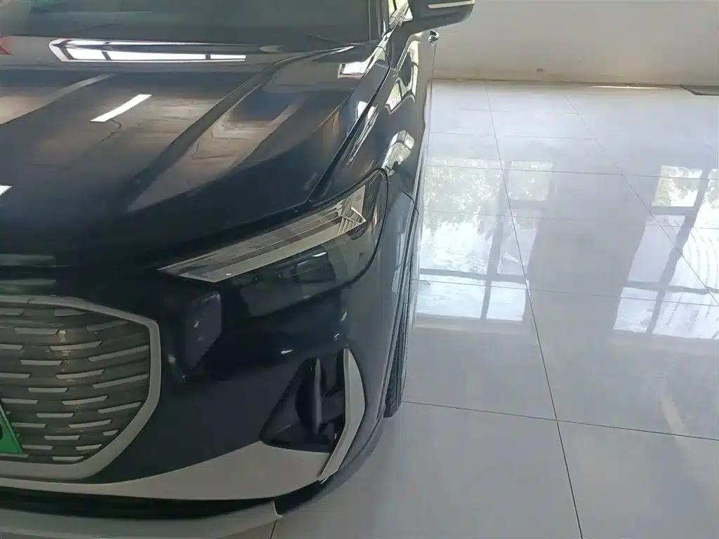Audi Q4 e-tron 2022 40 e-tron Adventure Edition — миниатюра 18