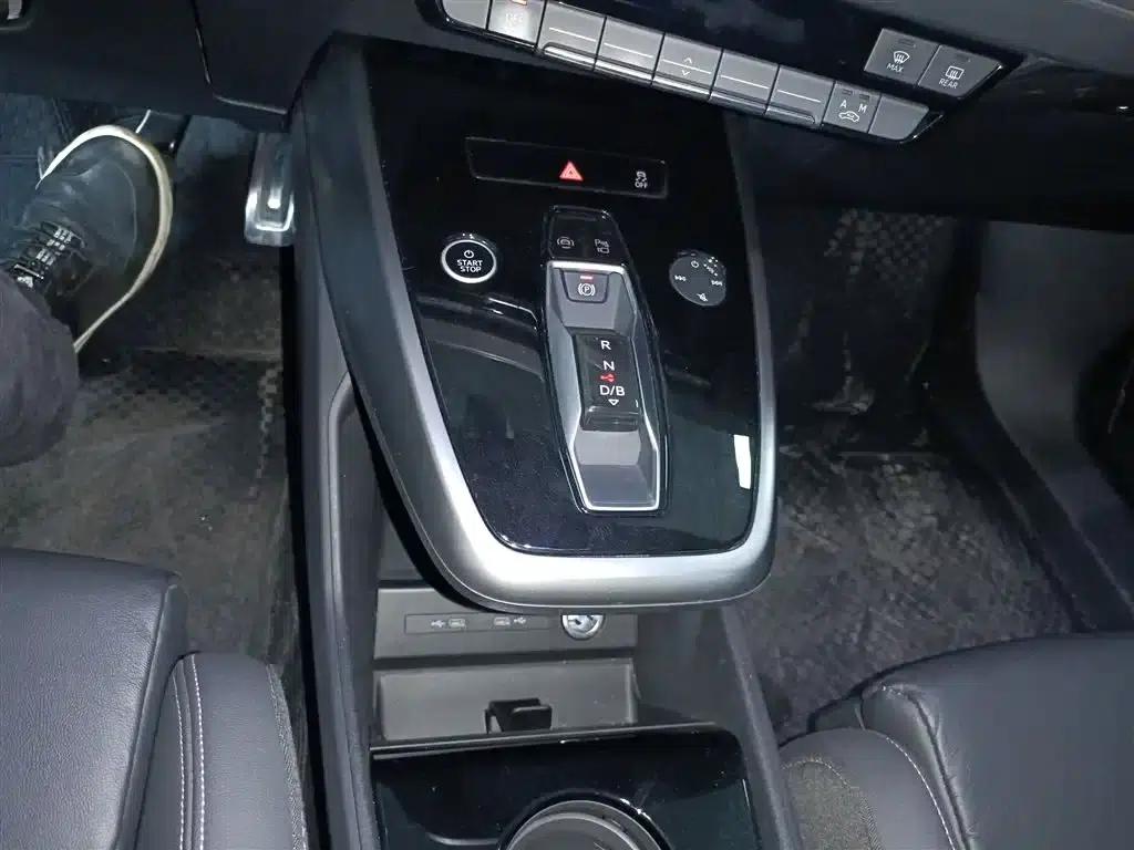 Audi Q4 e-tron 2022 40 e-tron Adventure Edition — миниатюра 10
