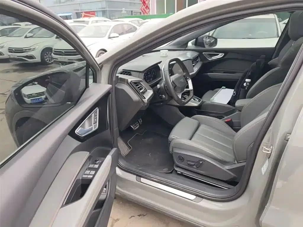 Audi Q4 e-tron 2023 Model 40 e-tron Adventure Edition — миниатюра 16