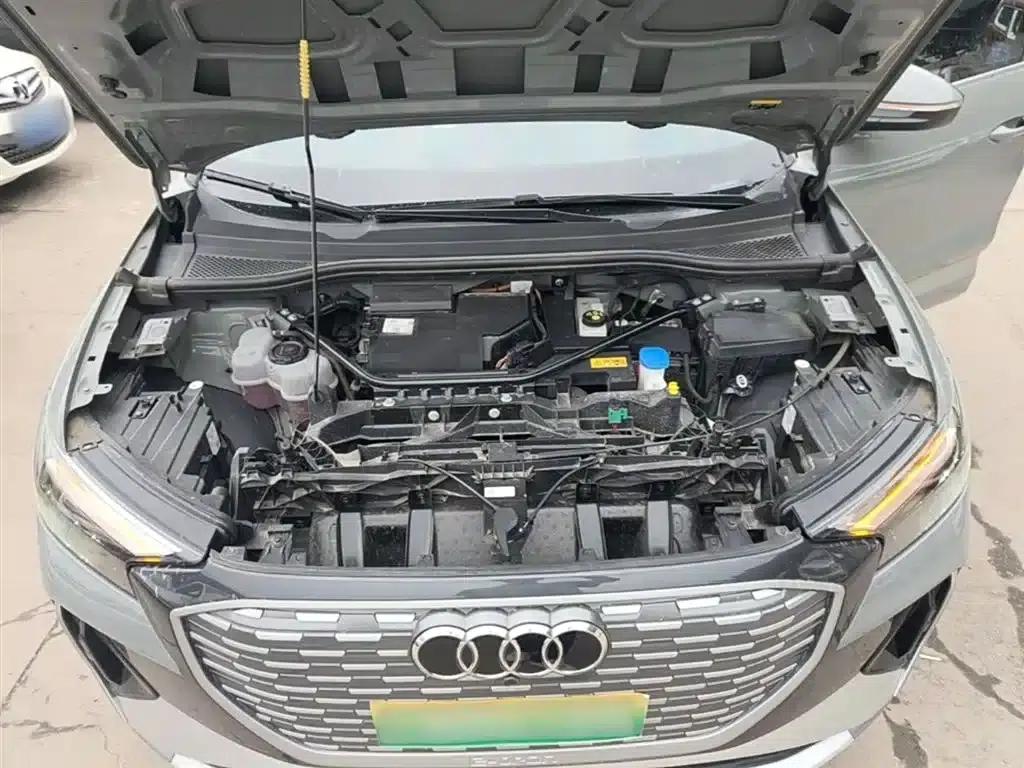 Audi Q4 e-tron 2023 Model 40 e-tron Adventure Edition — миниатюра 20