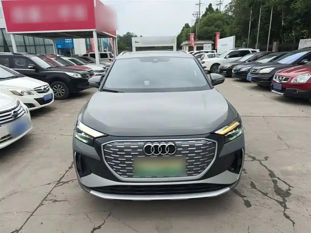 Audi Q4 e-tron 2023 Model 40 e-tron Adventure Edition — миниатюра 3