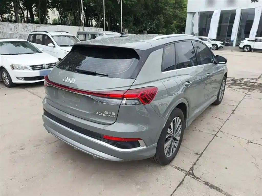 Audi Q4 e-tron 2023 Model 40 e-tron Adventure Edition — миниатюра 7