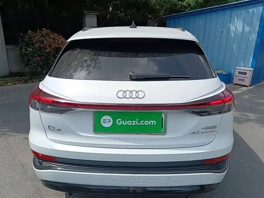 Audi Q4 e-tron 2023 Model 40 e-tron Trailblazer Night Edition — миниатюра 6