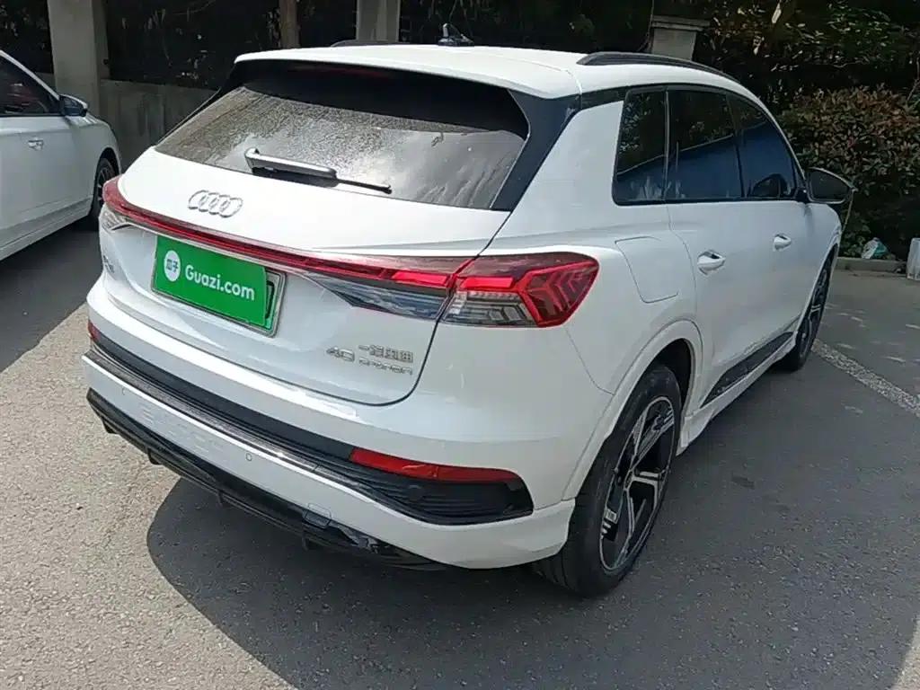 Audi Q4 e-tron 2023 Model 40 e-tron Trailblazer Night Edition — миниатюра 7