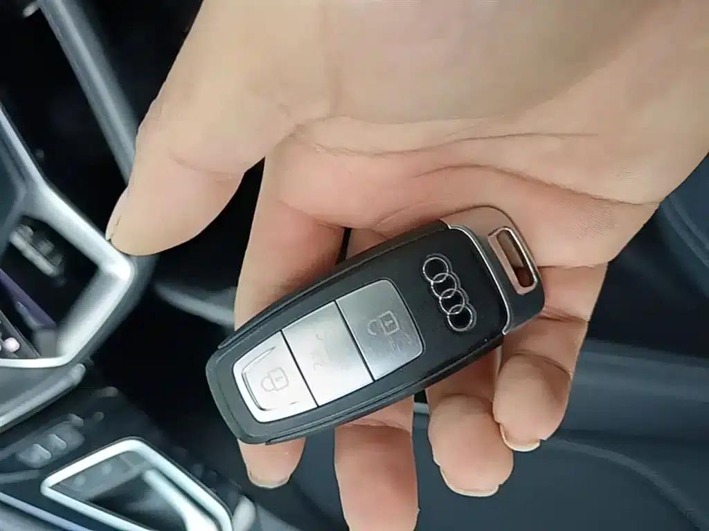 Audi Q4 e-tron 2023 Model 40 e-tron Trailblazer Night Edition — миниатюра 9