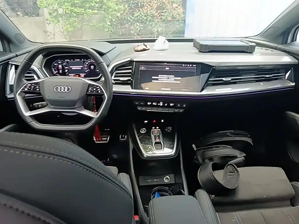 Audi Q4 e-tron 2023 Model 40 e-tron Trailblazer Night Edition — миниатюра 10