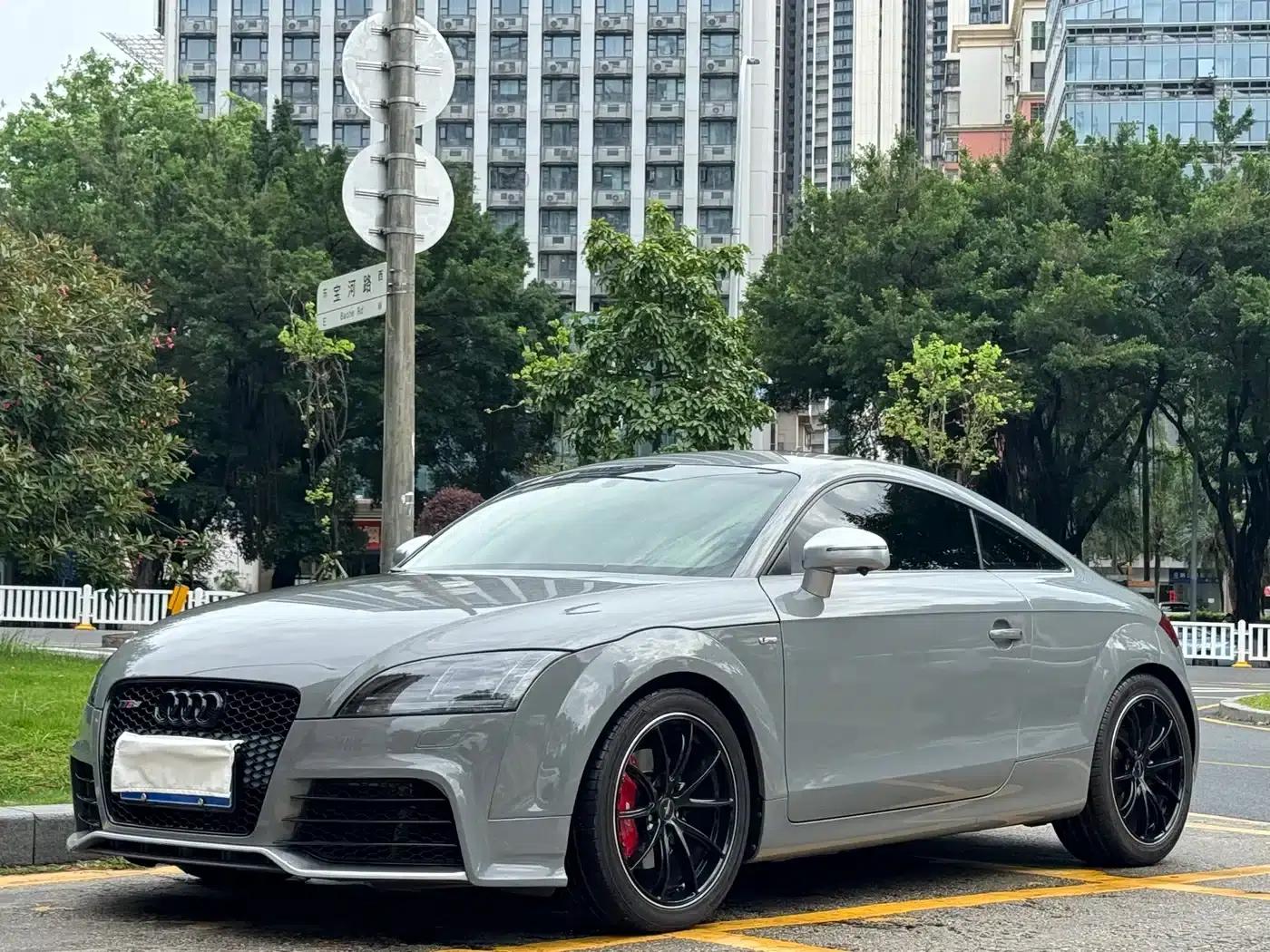 Audi TT 2010 TT 2.0TFSI Collector's Edition — миниатюра 1