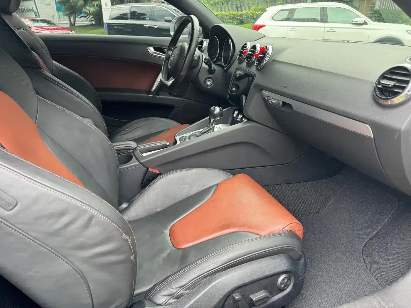 Audi TT 2010 TT 2.0TFSI Collector's Edition — миниатюра 6
