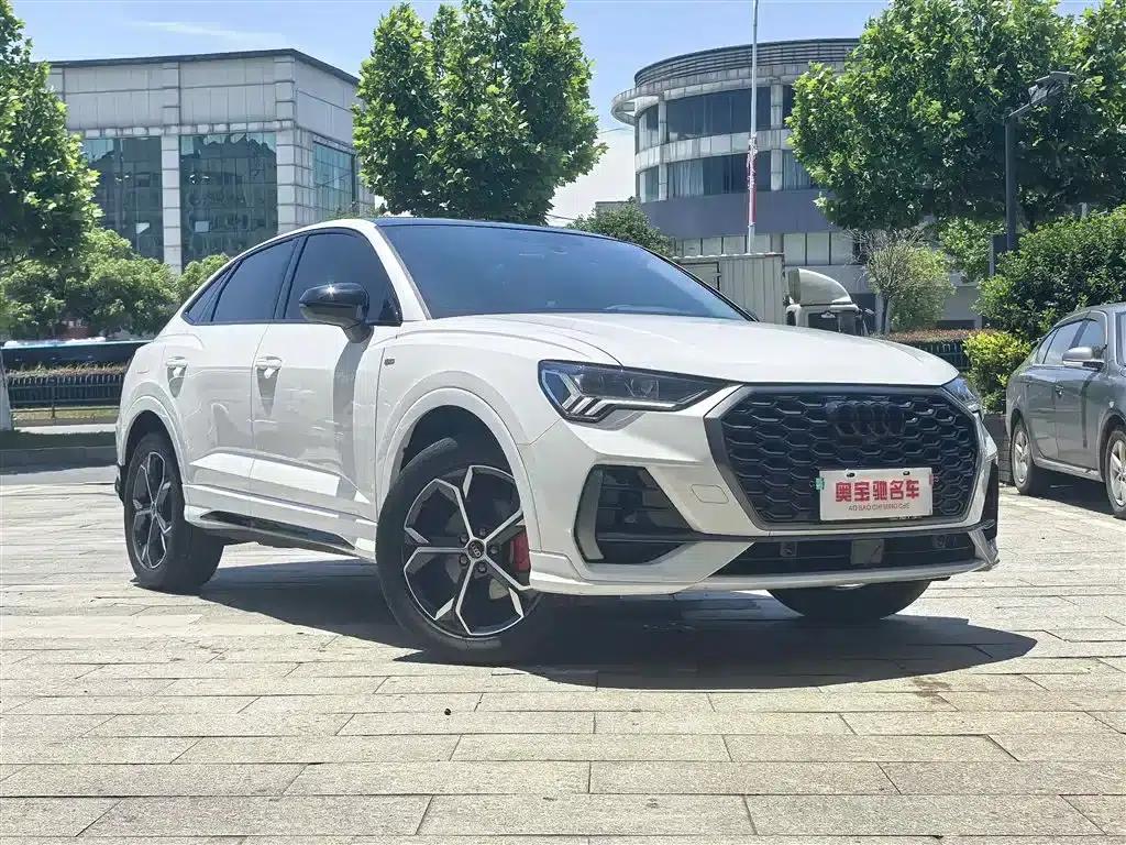 Audi Q3 Sportback 2025 quattro 45th Anniversary Edition 40TFSI Fashion Model — миниатюра 3