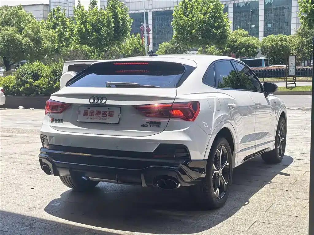 Audi Q3 Sportback 2025 quattro 45th Anniversary Edition 40TFSI Fashion Model — миниатюра 6