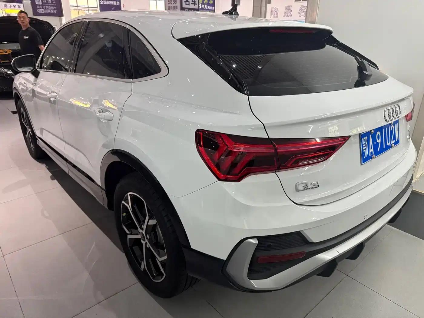Audi Q3 Sportback 2020 45 TFSI quattro Custom Premium Edition — миниатюра 4