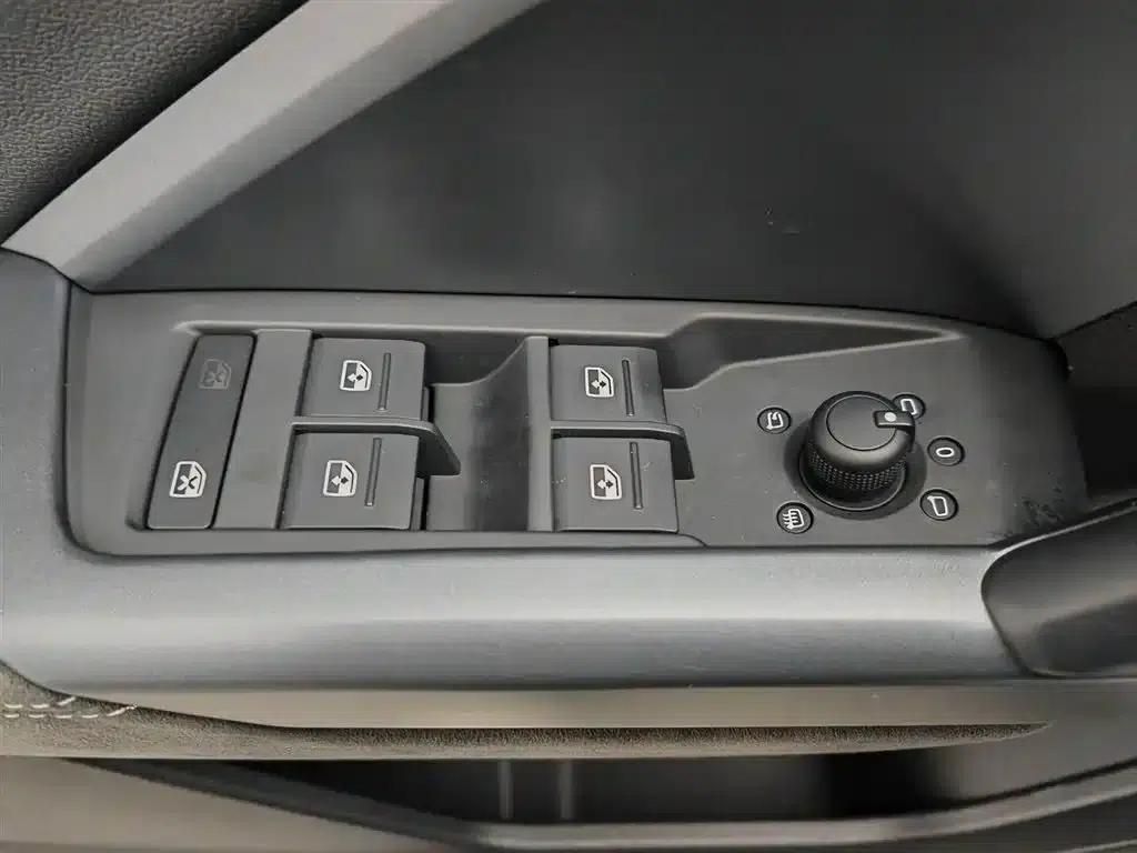 Audi Q3 Sportback 2020 40 TFSI Fashion Edition — миниатюра 9