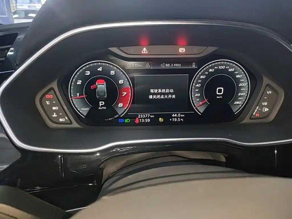 Audi Q3 Sportback 2024 45 TFSI quattro Launch Special Edition — миниатюра 12