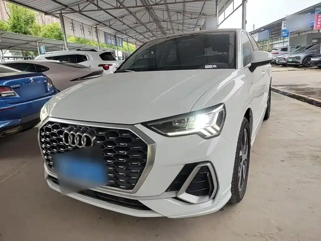 Audi Q3 Sportback 2020 40 TFSI Fashion Edition — миниатюра 2