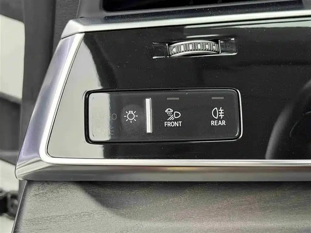 Audi Q8 2019 55 TFSI Luxury Dynamic — миниатюра 15