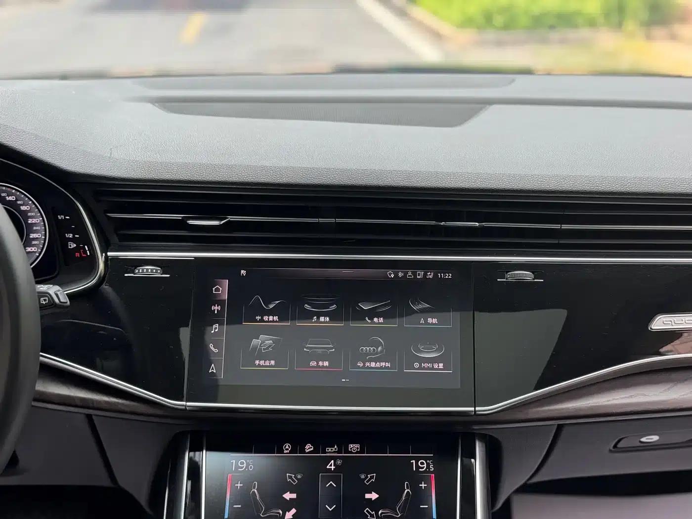 Audi Q8 2019 55 TFSI Dynamic Edition — миниатюра 16