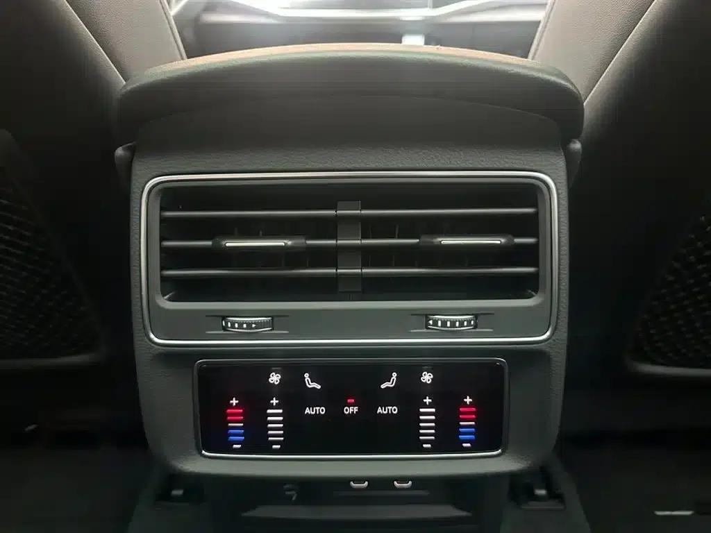 Audi Q8 2023 55 TFSI Luxury Dynamic — миниатюра 16