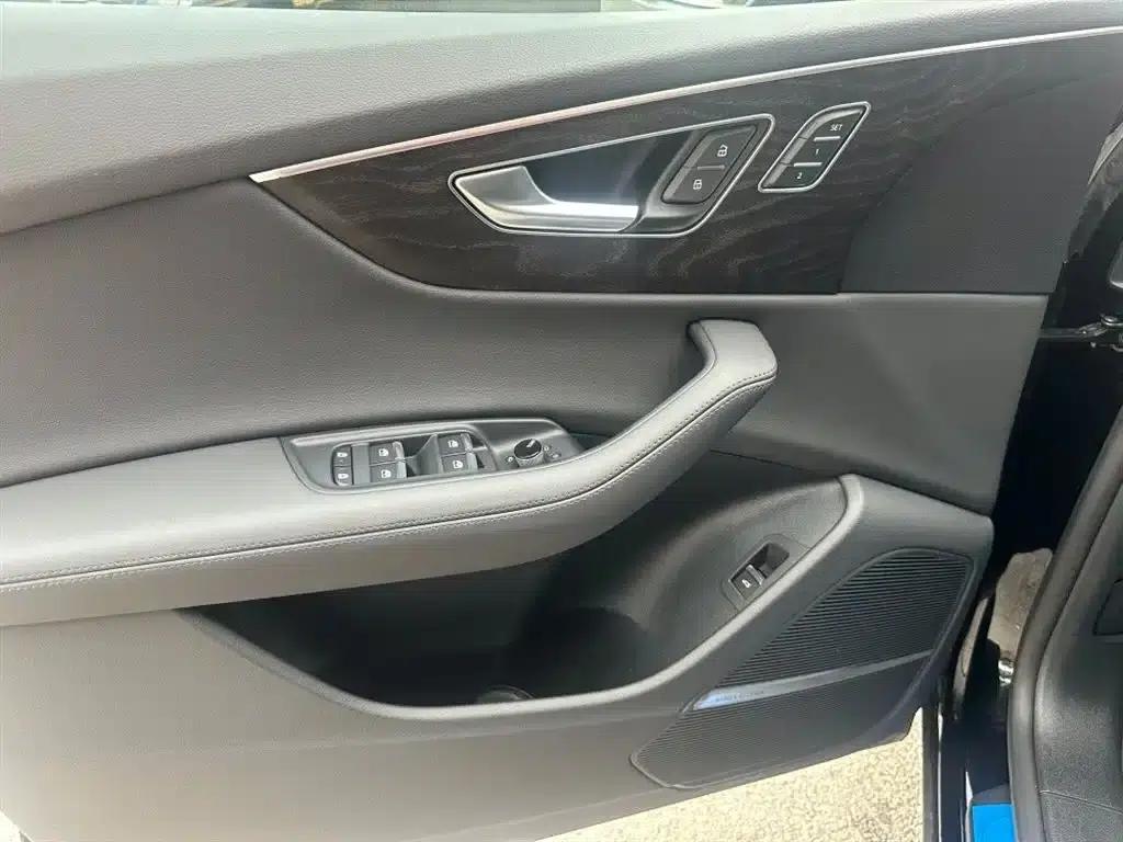 Audi Q8 2023 55 TFSI Luxury Dynamic — миниатюра 17
