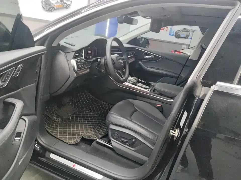 Audi Q8 2024 55 TFSI Luxury Dynamic — миниатюра 5
