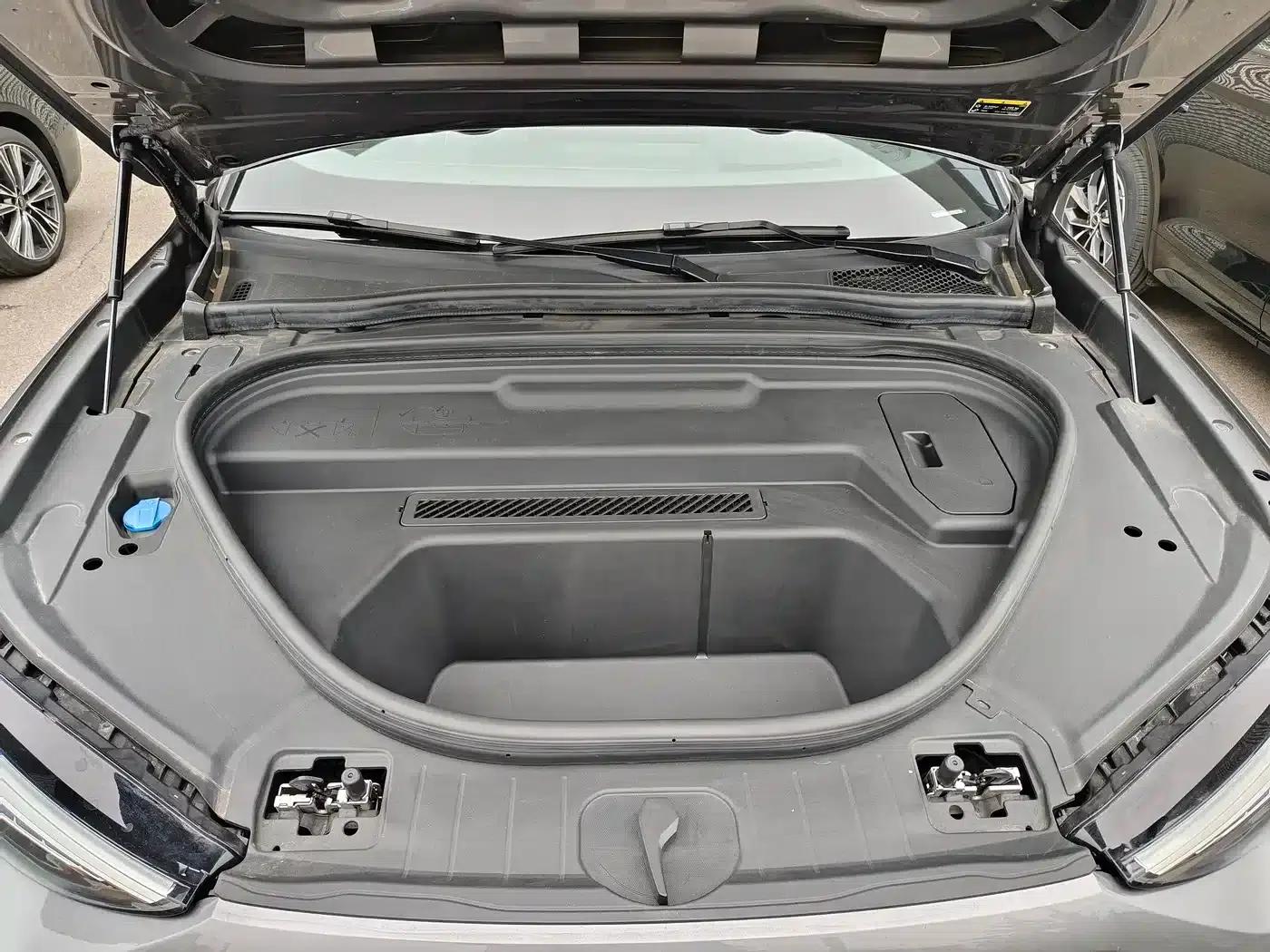 Audi Q6L e-tron 2026 First Edition — миниатюра 9