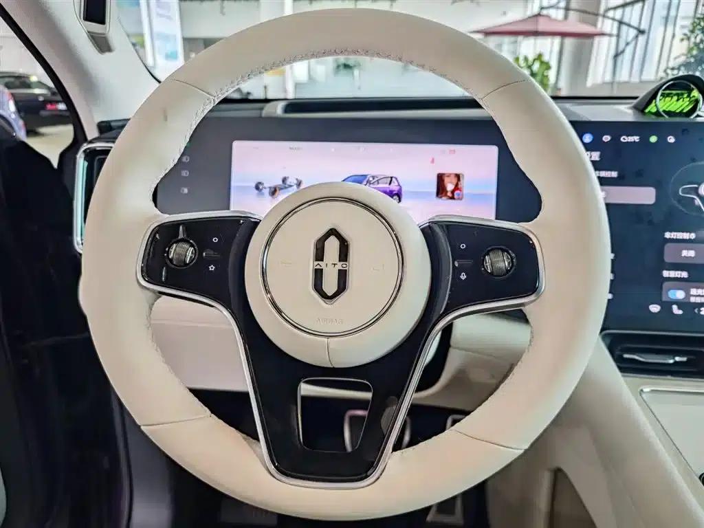Wenjie M8 2025 Range Extended Max+ Version 53.4kWh 5-Seat Version (192-line LiDAR) — миниатюра 12