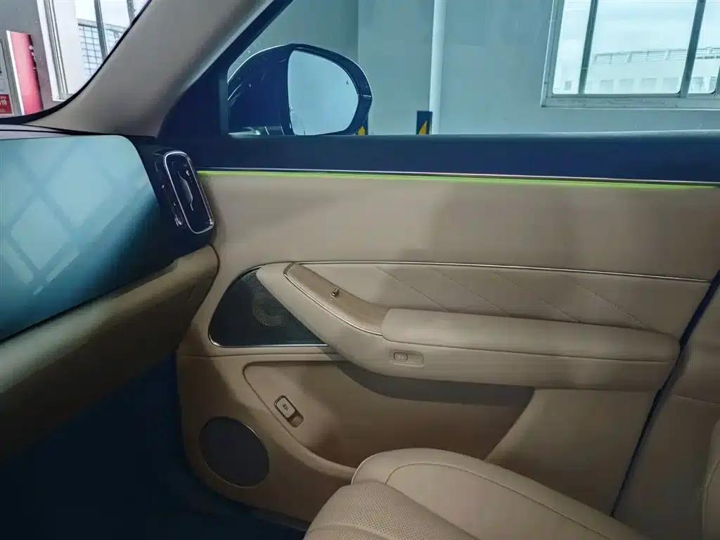 Wenjie M8 2025 Range Extended Max+ Version 53.4kWh 5-Seat Version (192-line LiDAR) — миниатюра 14