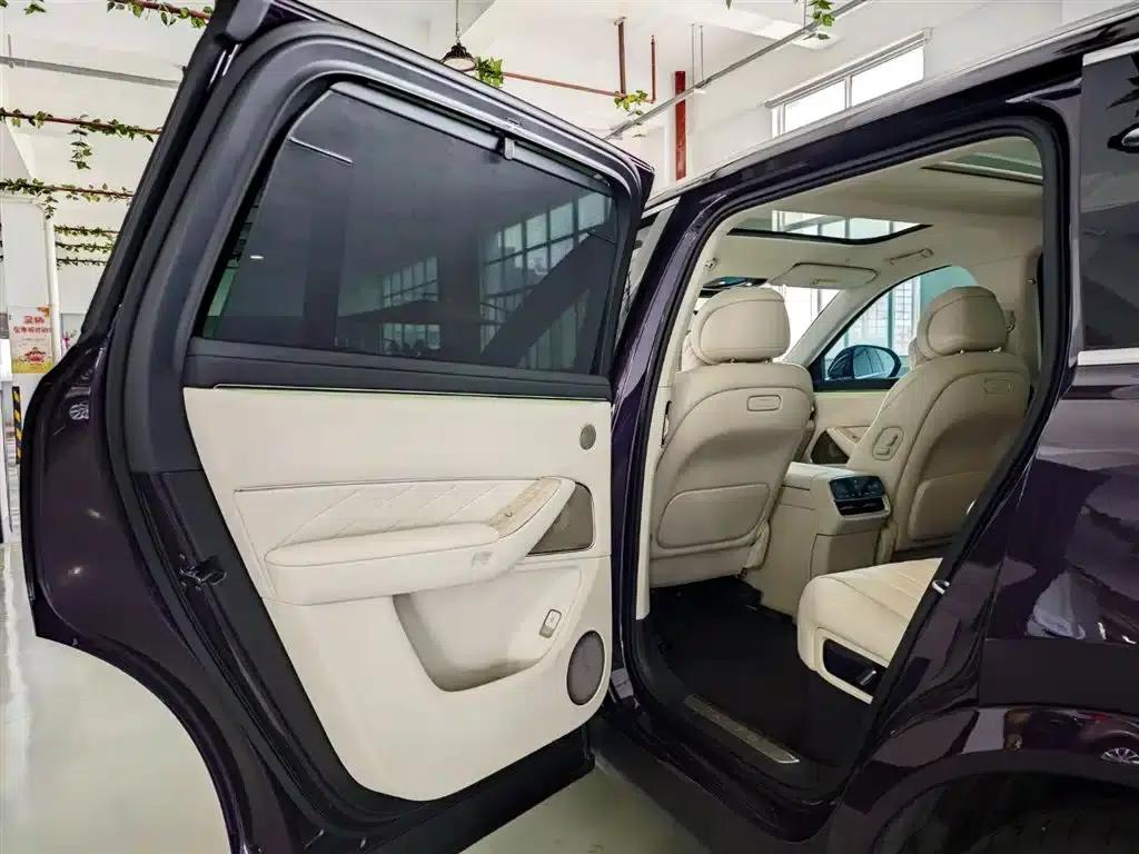Wenjie M8 2025 Range Extended Max+ Version 53.4kWh 5-Seat Version (192-line LiDAR) — миниатюра 20
