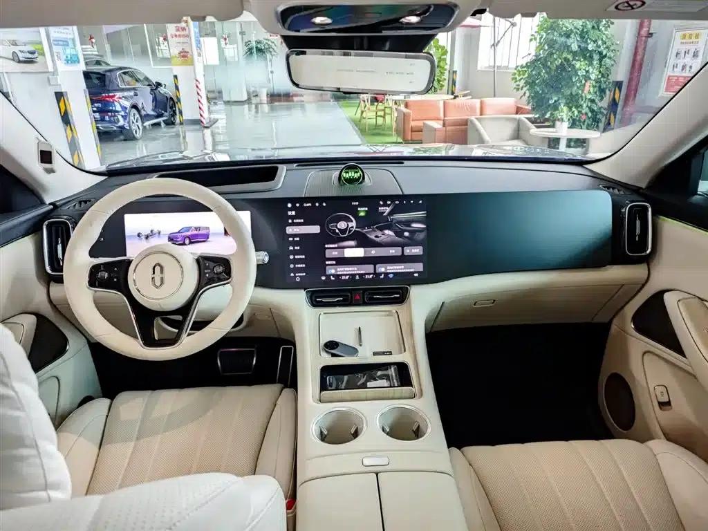 Wenjie M8 2025 Range Extended Max+ Version 53.4kWh 5-Seat Version (192-line LiDAR) — миниатюра 21
