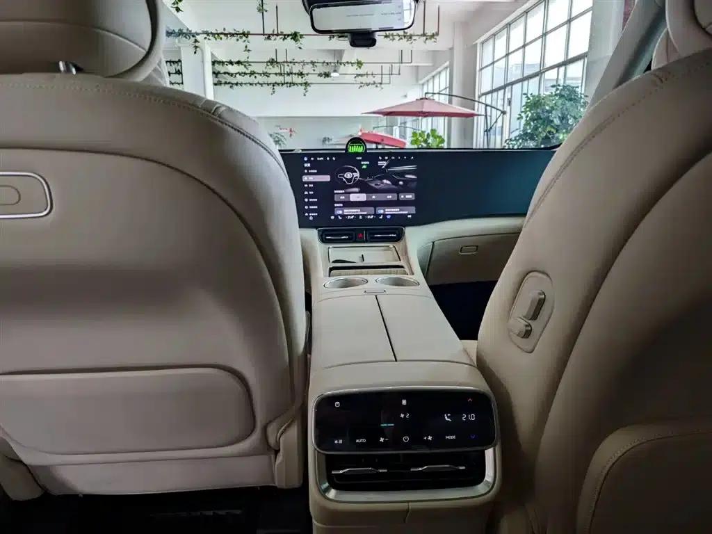 Wenjie M8 2025 Range Extended Max+ Version 53.4kWh 5-Seat Version (192-line LiDAR) — миниатюра 23