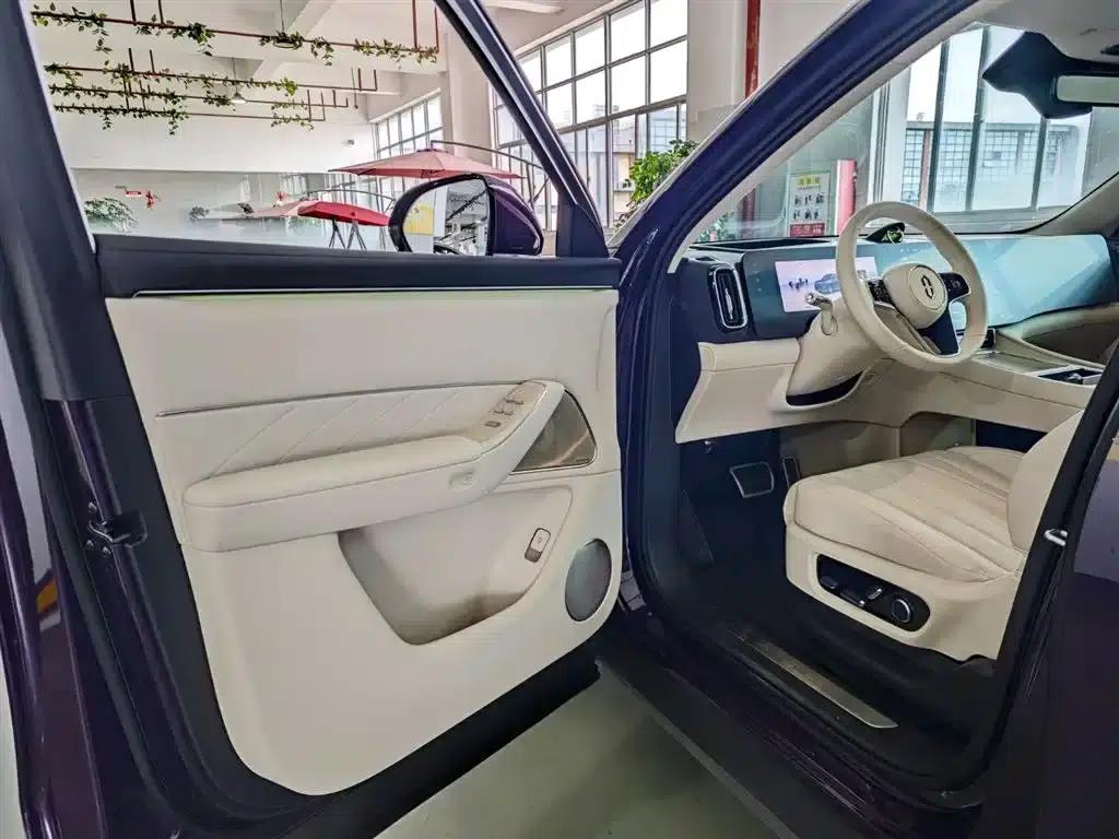 Wenjie M8 2025 Range Extended Max+ Version 53.4kWh 5-Seat Version (192-line LiDAR) — миниатюра 8