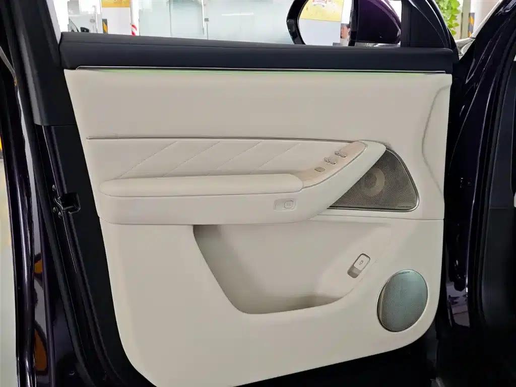 Wenjie M8 2025 Range Extended Max+ Version 53.4kWh 5-Seat Version (192-line LiDAR) — миниатюра 9