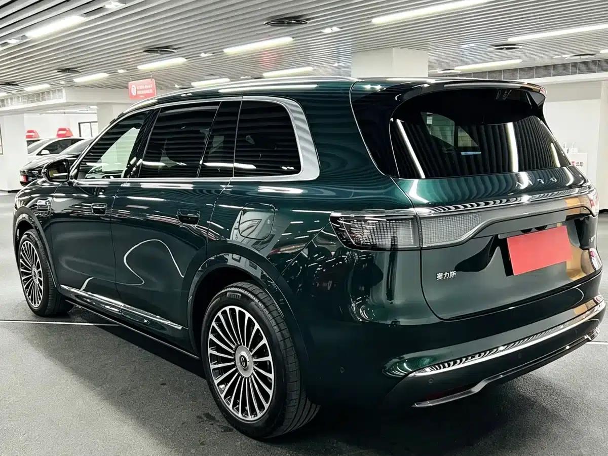 Wenjie M8 2025 Range Extended Ultra Edition 53.4kWh 6-Seat Version (192-line LiDAR) — миниатюра 6