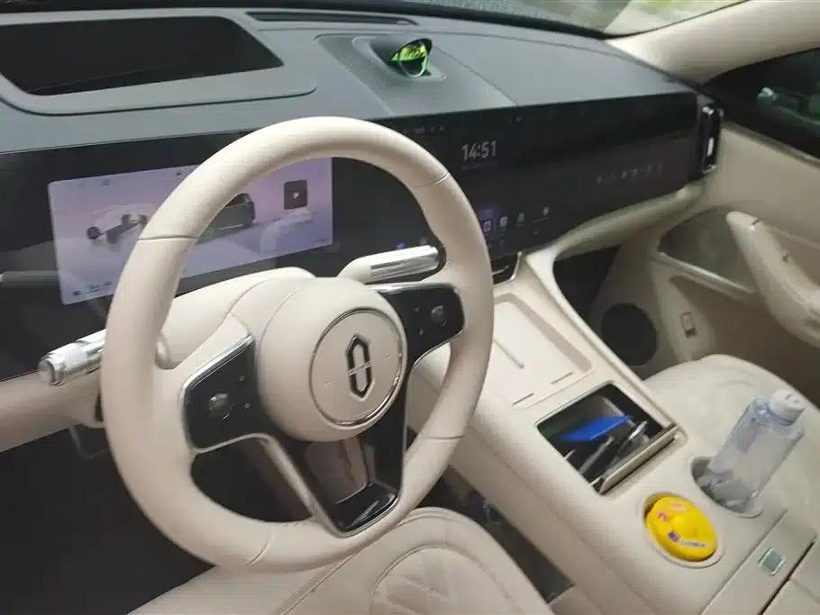 Wenjie M8 2025 Extended Range Ultra Edition 53.4kWh 5-Seat Version (192-line LiDAR) — миниатюра 12