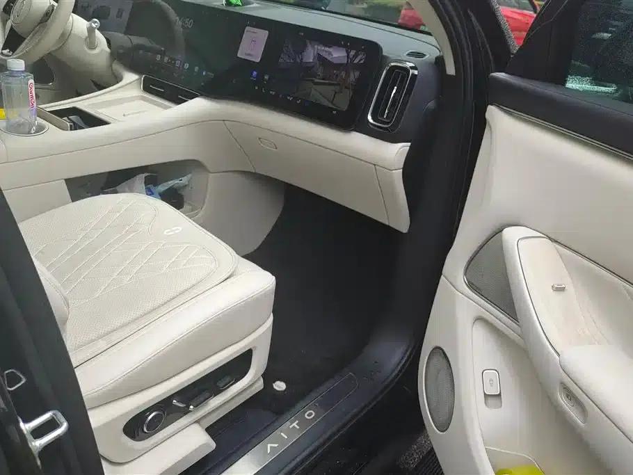 Wenjie M8 2025 Extended Range Ultra Edition 53.4kWh 5-Seat Version (192-line LiDAR) — миниатюра 8