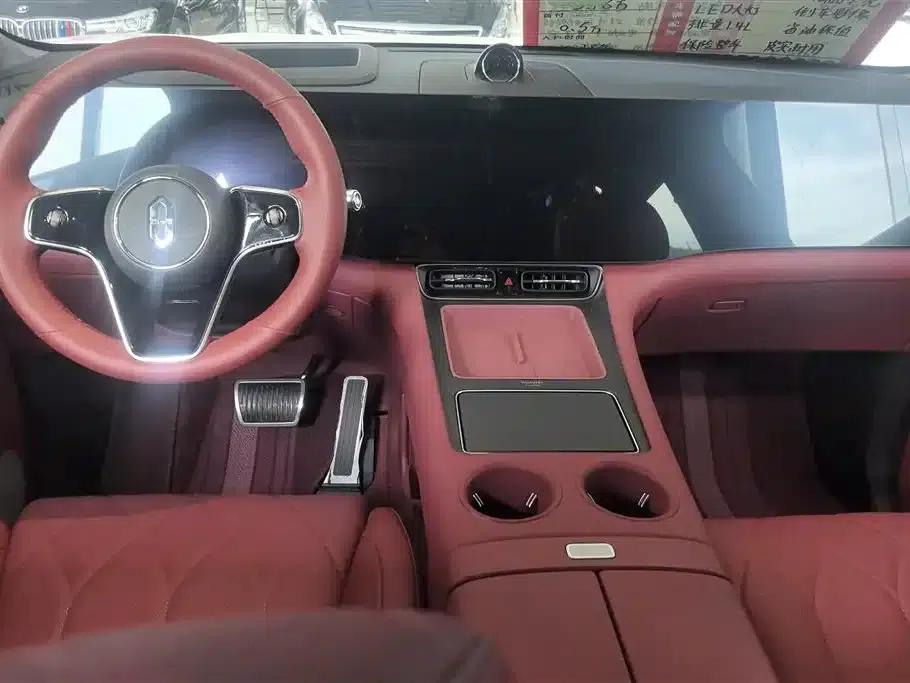 Wenjie M8 2025 Ultra Extended Range Edition (53.4kWh, 6-seater, 192-line LiDAR) — миниатюра 13