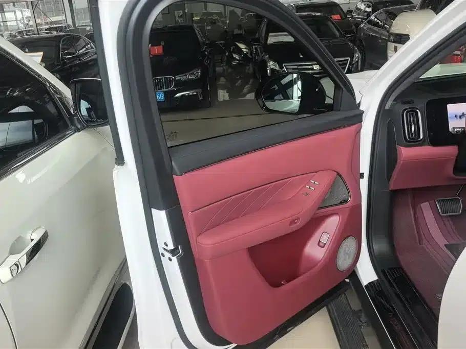 Wenjie M8 2025 Ultra Extended Range Edition (53.4kWh, 6-seater, 192-line LiDAR) — миниатюра 7
