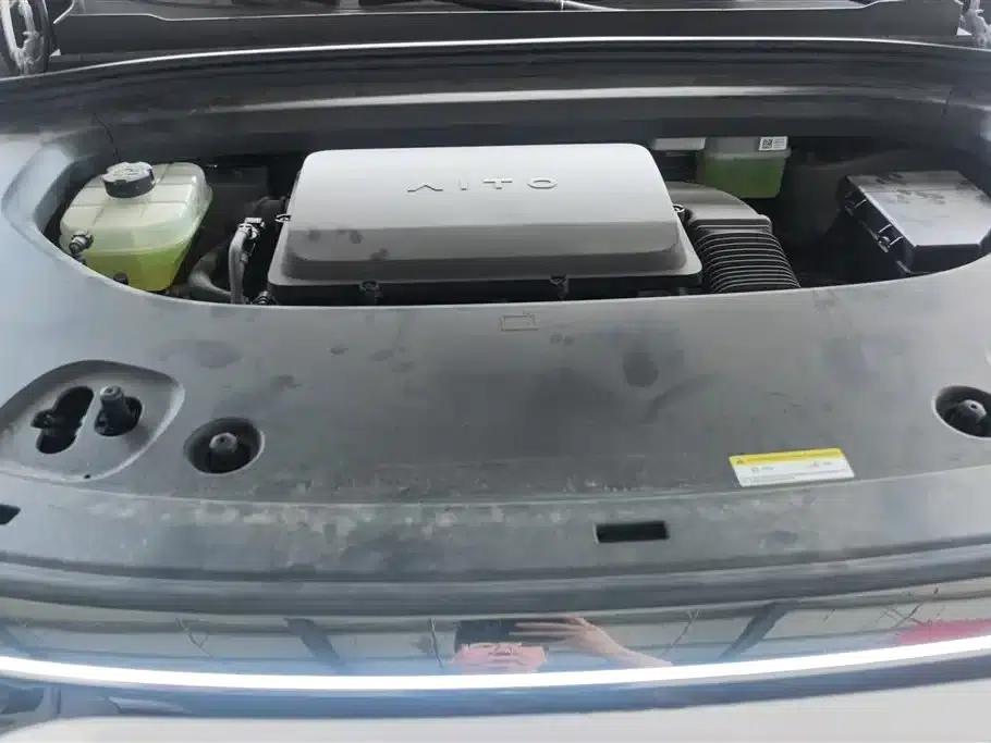 Wenjie M8 2025 Ultra Extended Range Edition (53.4kWh, 6-seater, 192-line LiDAR) — миниатюра 10