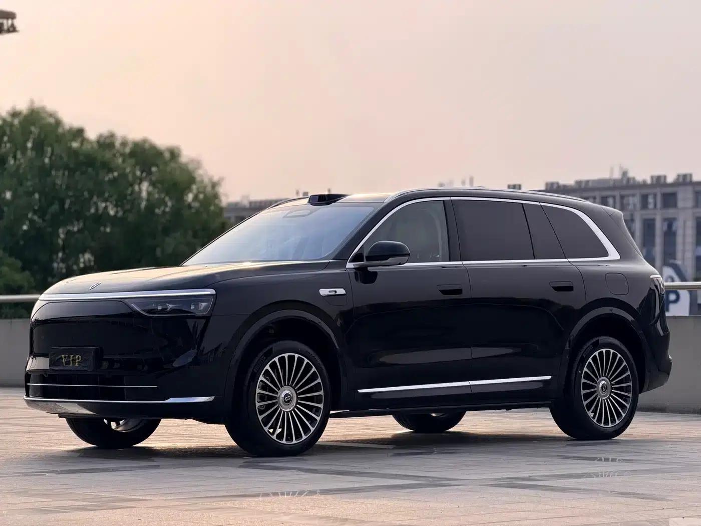 Wenjie M8 2025 Range Extended Ultra Edition 53.4kWh 6-Seat Version (192-line LiDAR) — миниатюра 1