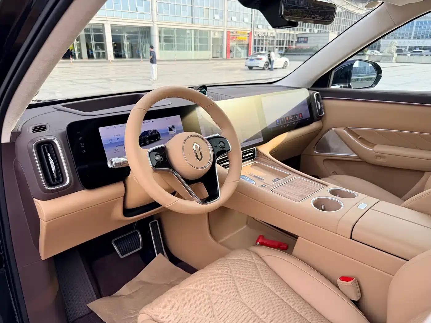 Wenjie M8 2025 Range Extended Ultra Edition 53.4kWh 6-Seat Version (192-line LiDAR) — миниатюра 11