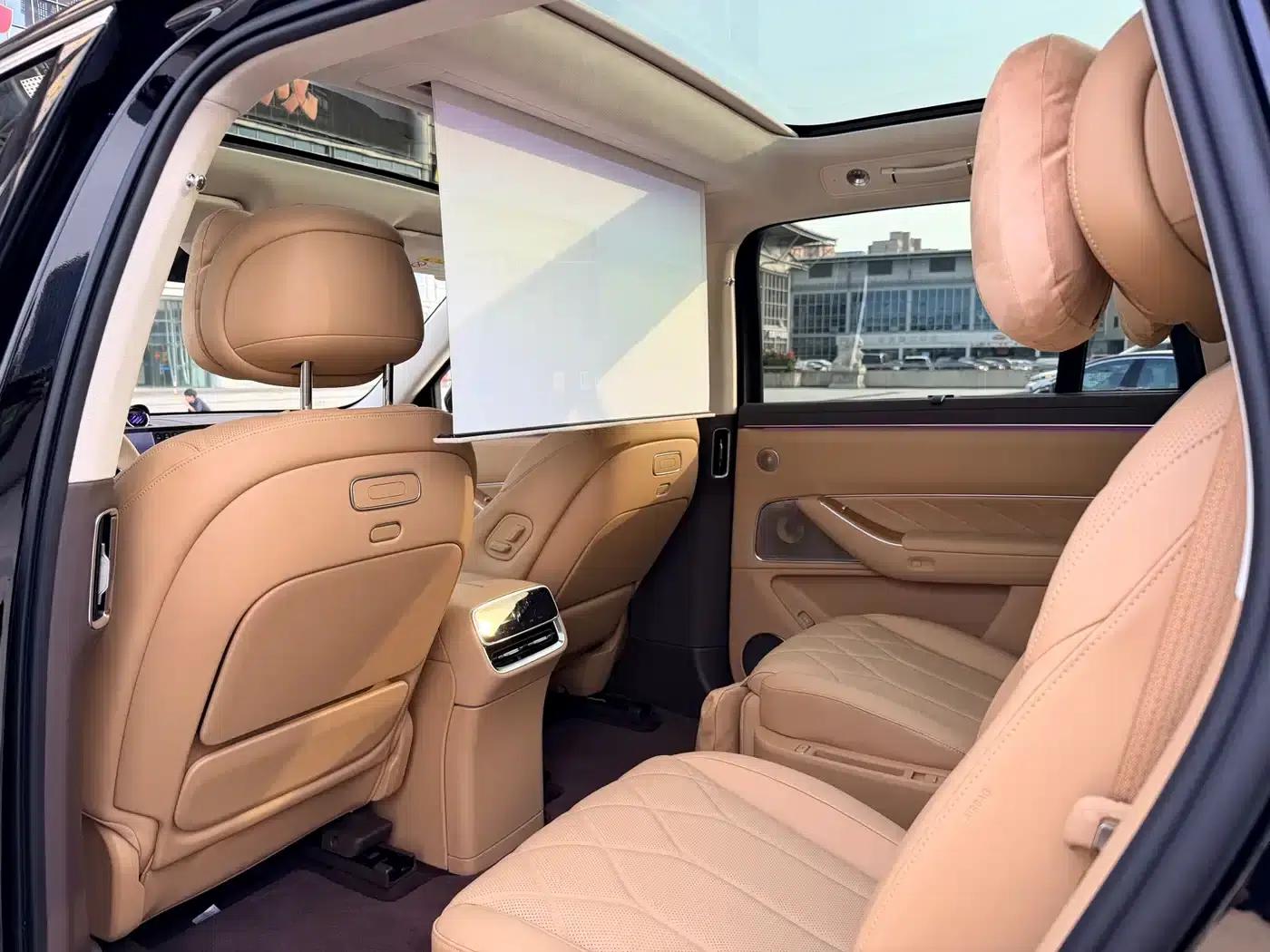 Wenjie M8 2025 Range Extended Ultra Edition 53.4kWh 6-Seat Version (192-line LiDAR) — миниатюра 12